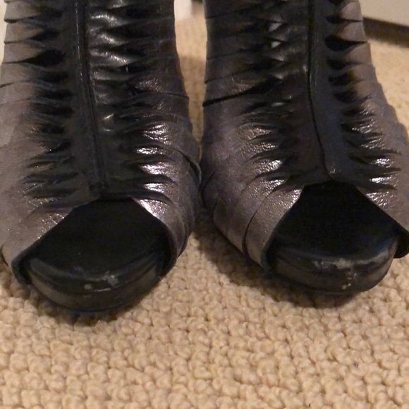 BCBG Heels - Picture 7 of 8